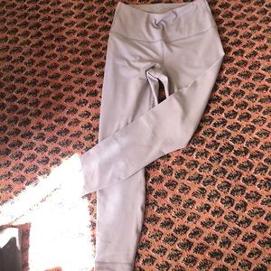 Light purple leggings